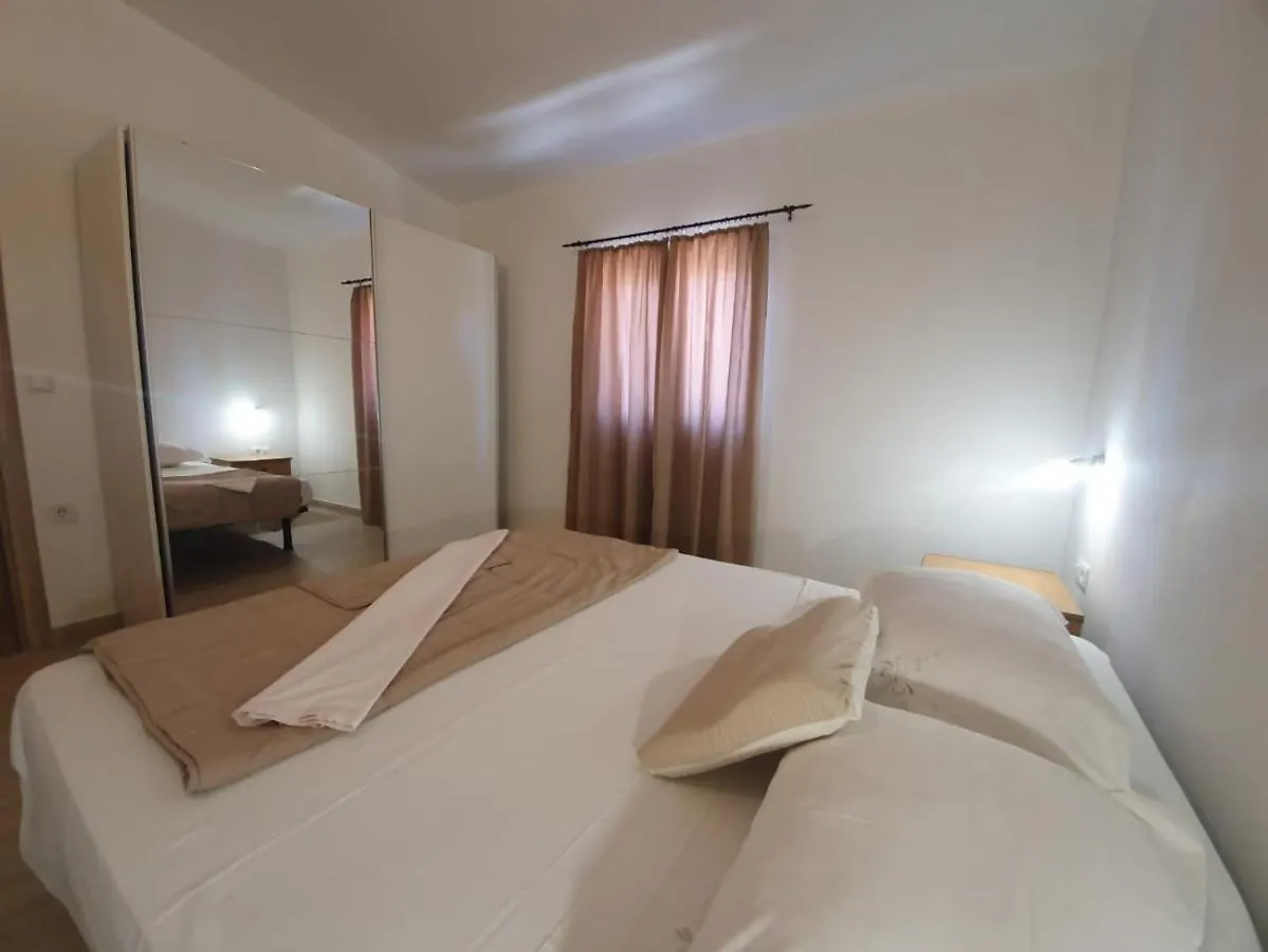 Apartman Arijana S Terasom باكوشتاني شقة